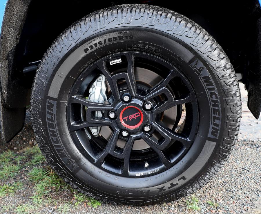 Колеса Toyota Tundra TRD Pro CrewMax 2018 года  (фото 7 из 52)